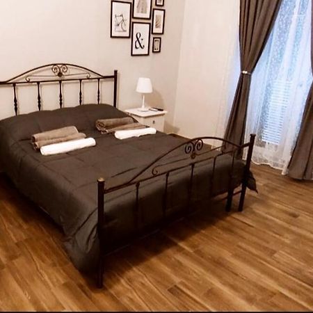 Casa Principe Taranto "Intero Appartamento" ภายนอก รูปภาพ